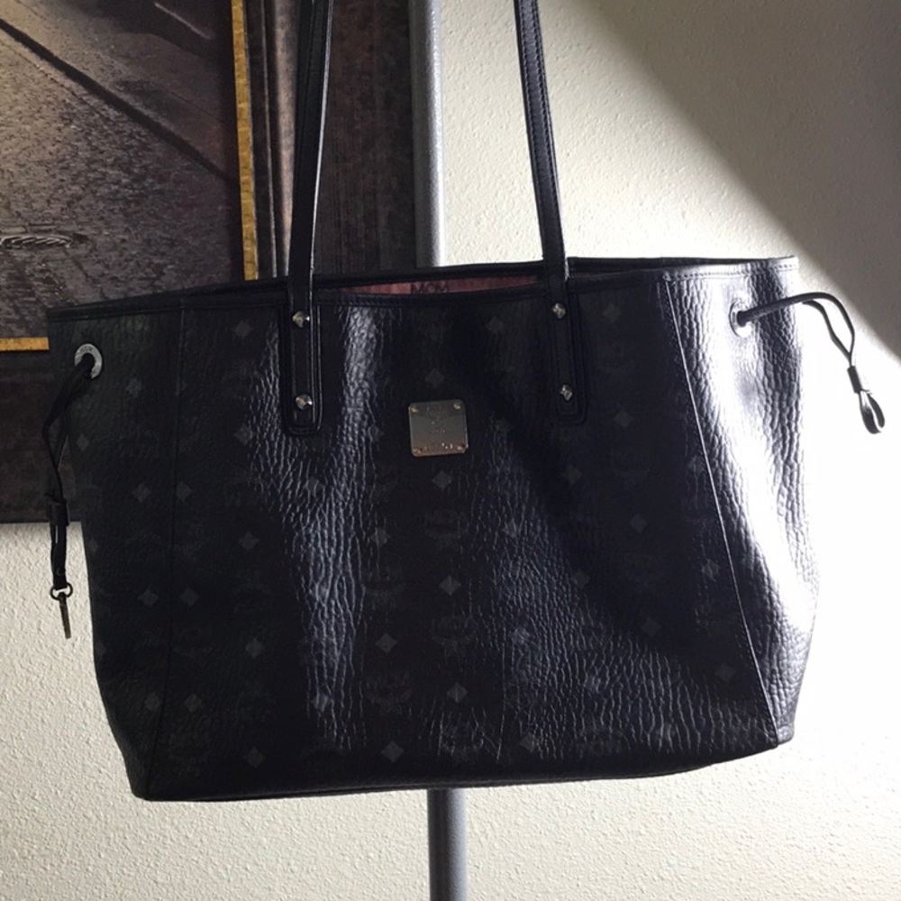 EUC MCM REVERSIBLE LARGE TOTE